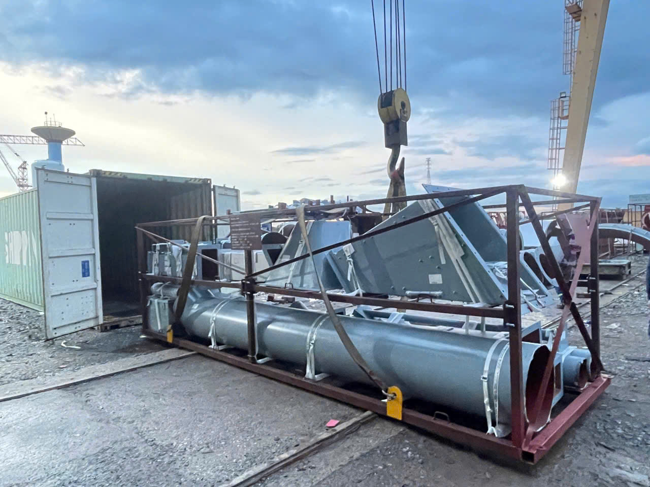 LISEMCO 5 HOÀN THÀNH GIAO HÀNG 900 TẤN THIẾT BỊ